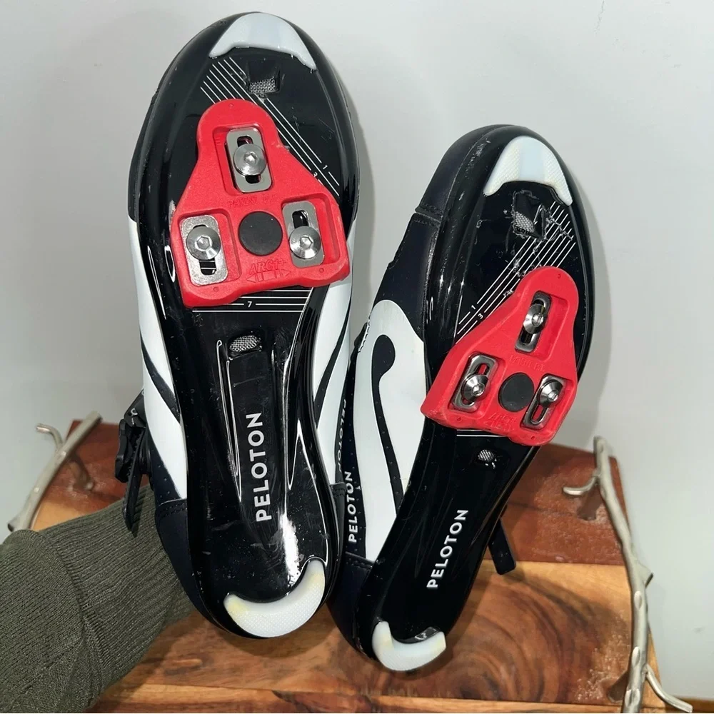 Peloton Cycling Shoes Delta Look Cleats Black Red Clip in Spin Shoes EU 39 US8 8